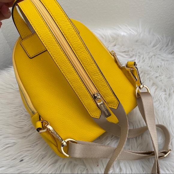 Firm ✨Michael Kors convertible Erin backpack - Picture 9 of 15